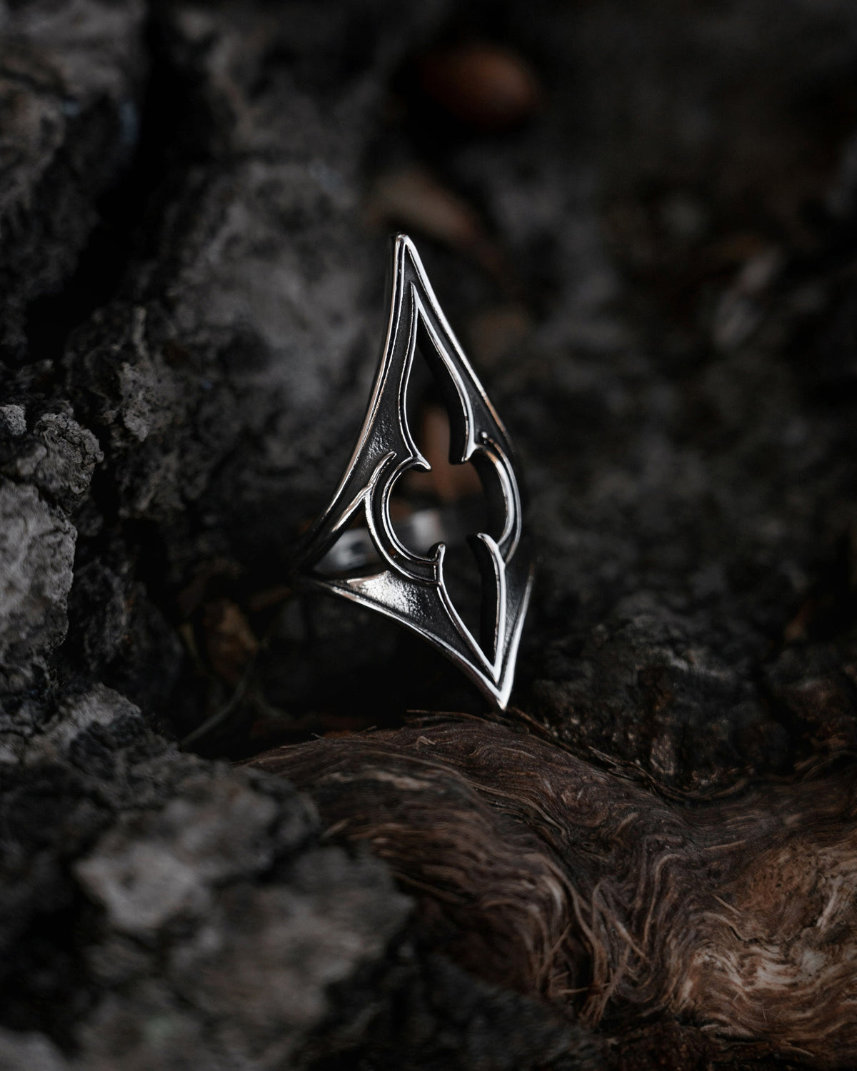 Twisted Fate Ring | Lively Ghosts