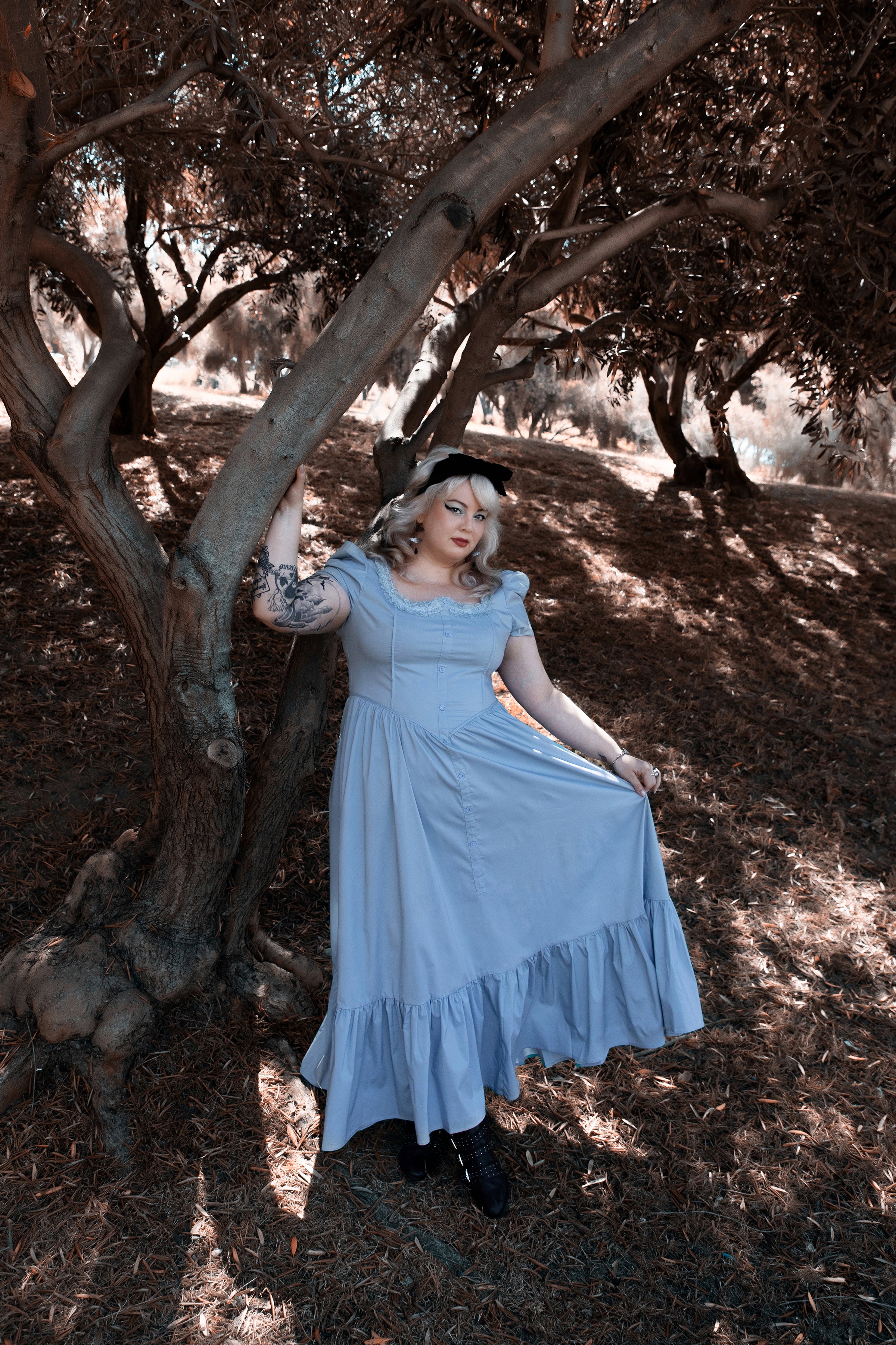 ghost blue dress The Ghost Dress: Dress Painting