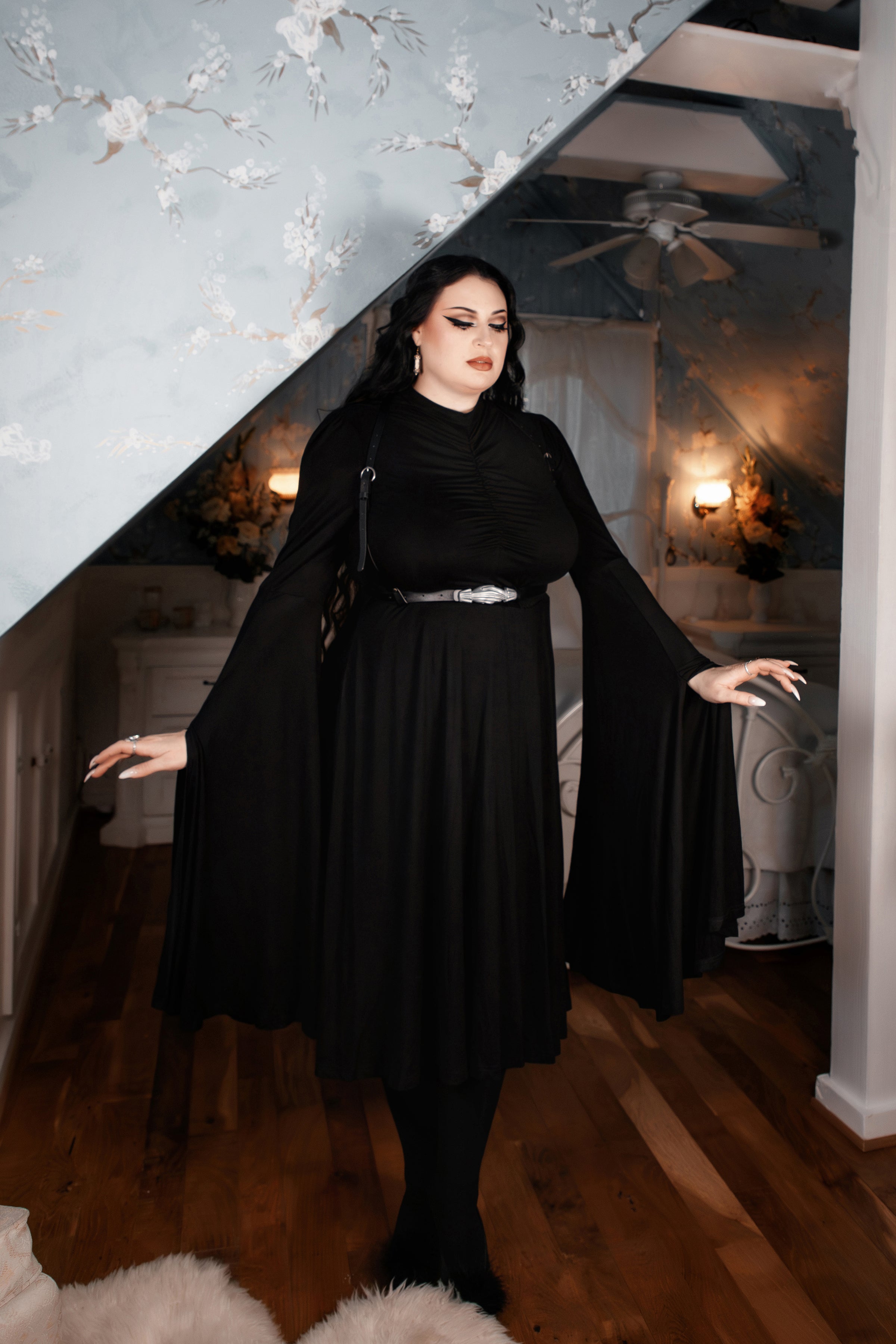 The 'Dearly Departed' Victorian Hand Harness | Lively Ghosts