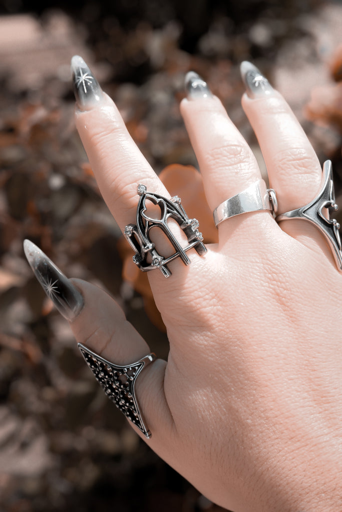 Veilring Vaulted Veil Ring | Lively Ghosts